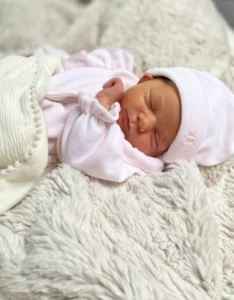 baby kruippakje, pyjama en materniteit